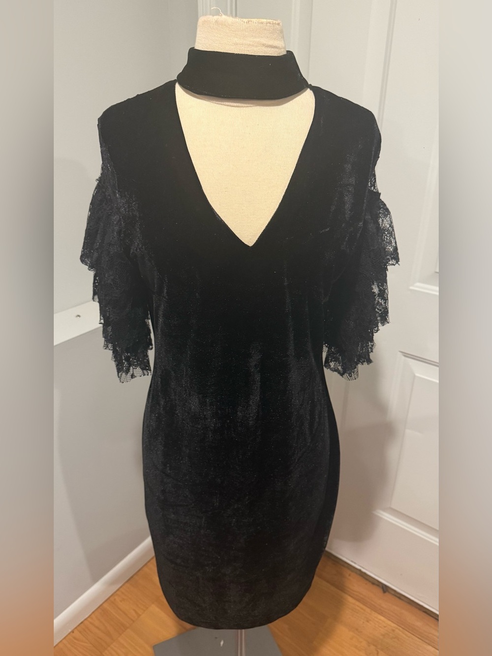 Alexia Admor Black Lace Trim Top with Gold Logo Tag